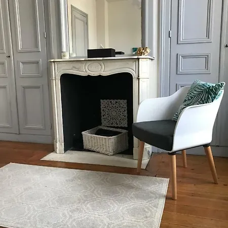 Проживание в семье Maison Victor Hugo